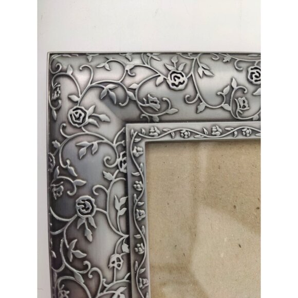 Malden Metal Silver Floral 5x7 Picture Frame - Picture 3 of 7